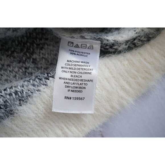 Willow & Wind Fuzzy Houndstooth Tank Sweater, Size M - Picture 4 of 5